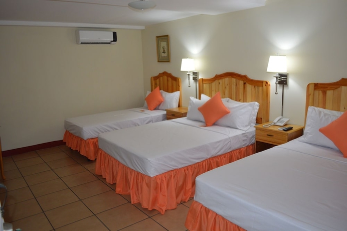 Imagen de la habitación del Hotel La Estación Granada. Foto 7