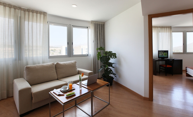 Imagen de los interiores del Hotel La Estacion, Benidorm Centro. Foto 10