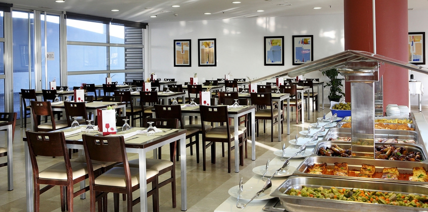 Imagen del bar/restaurante del Hotel La Estacion, Benidorm Centro. Foto 2