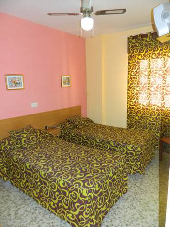 Imagen de la habitación del Hotel La Esteponera. Foto 5