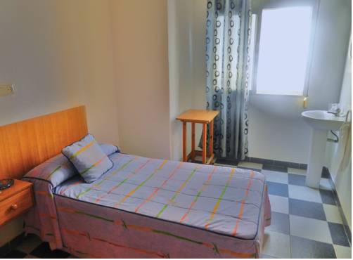 Imagen de la habitación del Hotel La Esteponera. Foto 7