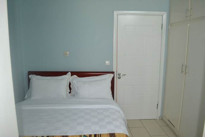 Imagen general del Hotel La Falaise Bonanjo. Foto 7
