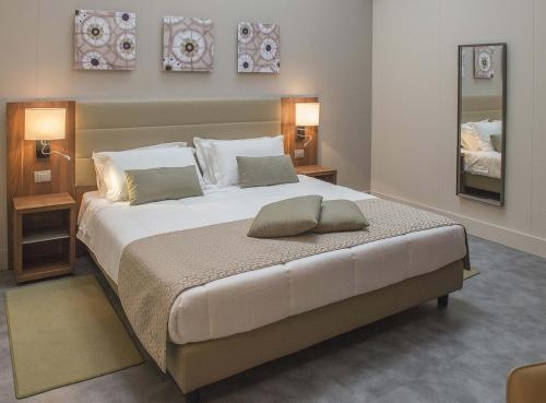 Imagen de la habitación del Hotel La Falaise Bonapriso. Foto 6