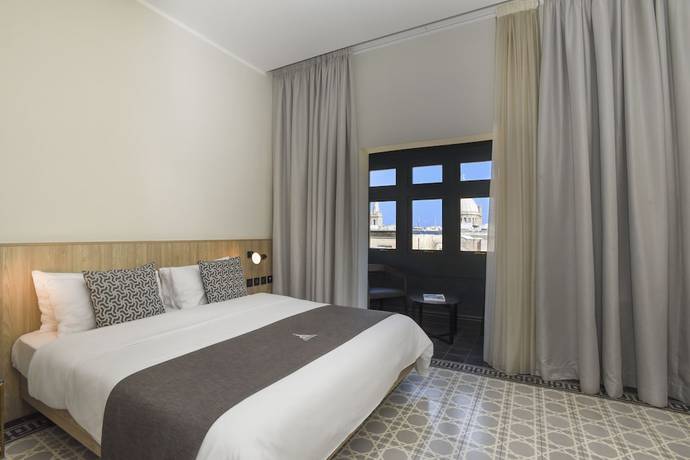 Imagen de la habitación del Hotel La Falconeria. Foto 9