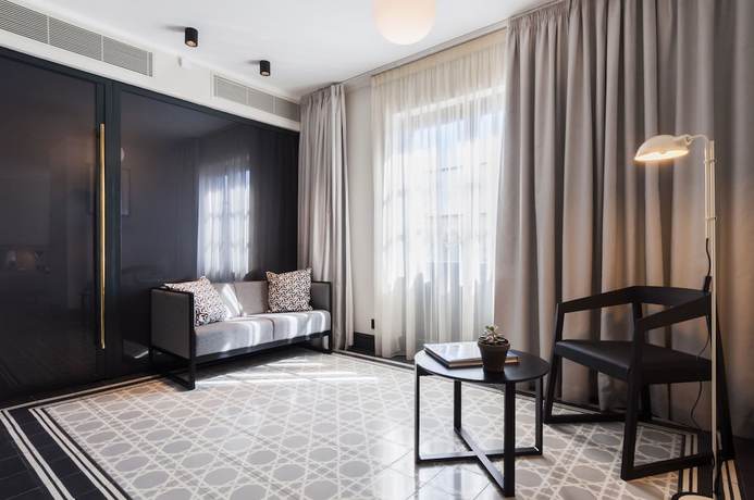 Imagen de la habitación del Hotel La Falconeria. Foto 13