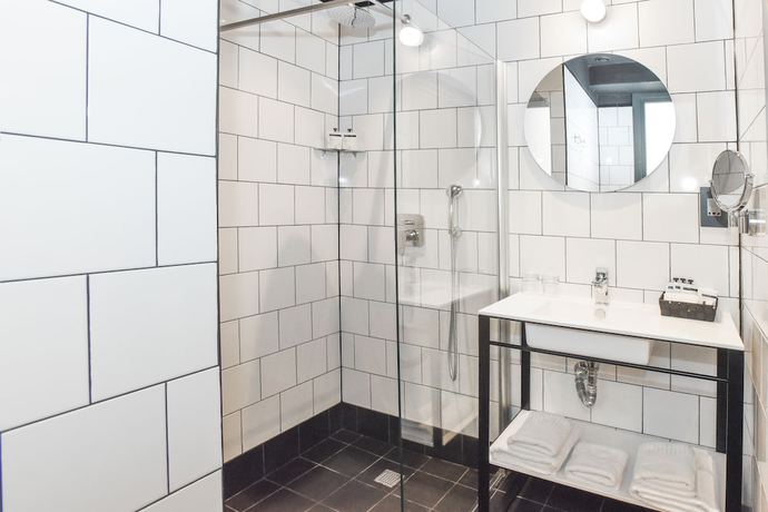 Imagen de la habitación del Hotel La Falconeria. Foto 15