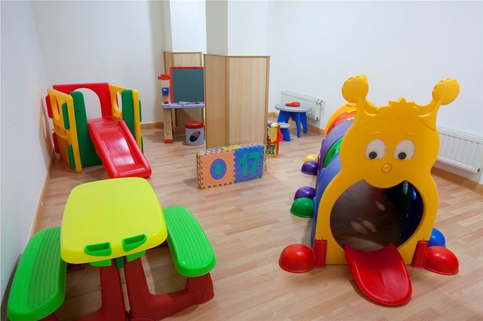 Imagen de los interiores del Hotel La Familia Gallo Rojo. Foto 4