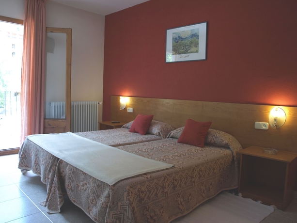 Imagen de la habitación del Hotel La Farga. Foto 6