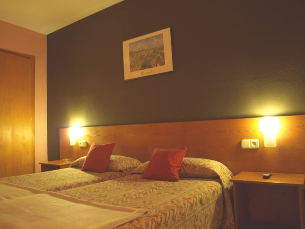 Imagen de la habitación del Hotel La Farga. Foto 10