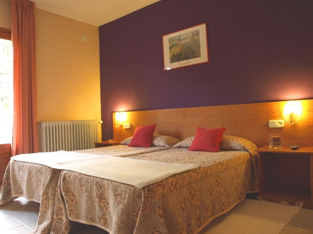 Imagen de la habitación del Hotel La Farga. Foto 19