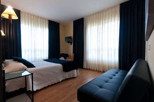 Imagen de la habitación del Hotel La Farola Del Mar. Foto 7