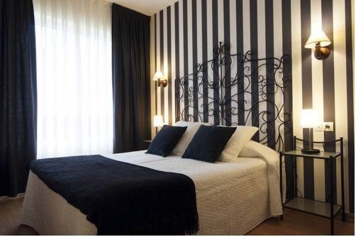 Imagen general del Hotel La Farola Del Mar. Foto 2