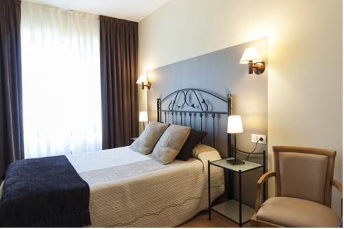 Imagen de la habitación del Hotel La Farola Del Mar. Foto 14