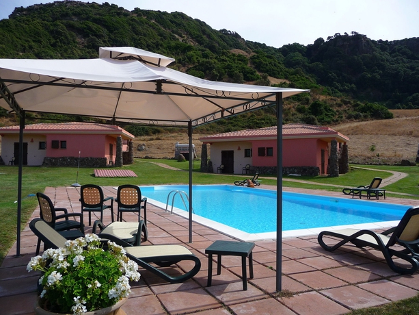 Imagen de la piscina del Hotel La Fattoria. Foto 11