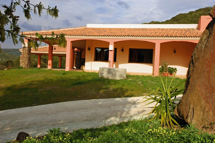 Imagen de los exteriores del Hotel La Fattoria. Foto 9