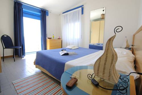 Imagen de la habitación del Hotel La Favorita, Cala Gonone. Foto 3