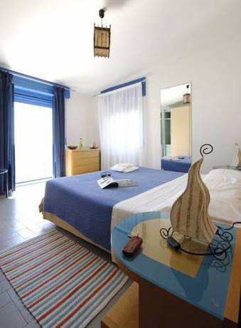Imagen de la habitación del Hotel La Favorita, Cala Gonone. Foto 4