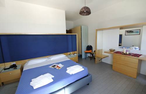 Imagen de la habitación del Hotel La Favorita, Cala Gonone. Foto 16