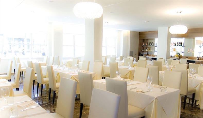 Imagen del bar/restaurante del Hotel La Favorita, MANTUA. Foto 3