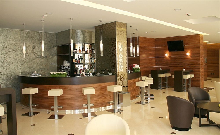 Imagen de los interiores del Hotel La Favorita, MANTUA. Foto 13