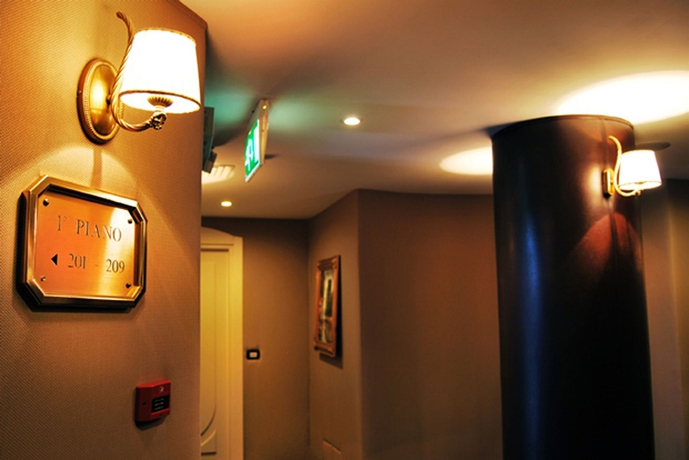 Imagen de los interiores del Hotel La Fayette. Foto 16