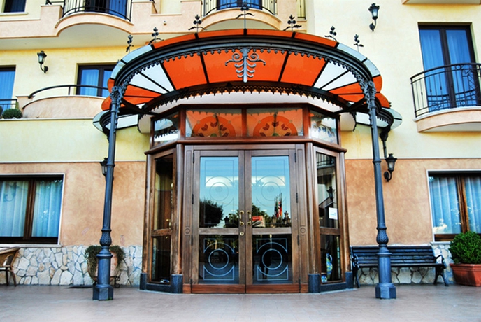 Imagen general del Hotel La Fayette, Licola. Foto 1