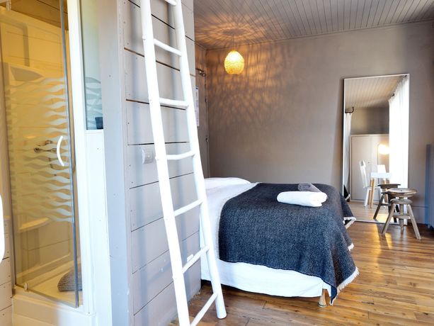 Imagen de la habitación del Hotel La F&eacute;line Blanche. Foto 5