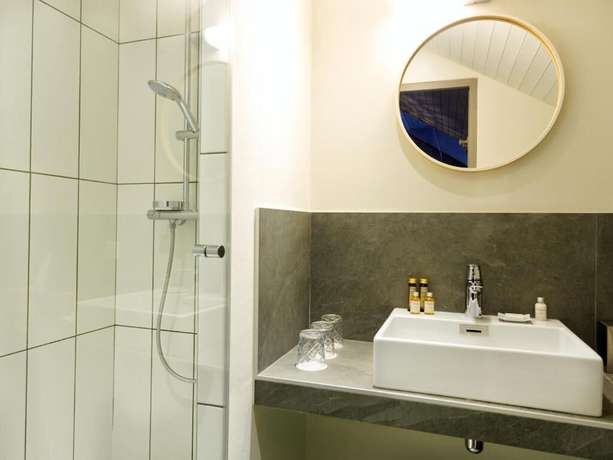 Imagen de la habitación del Hotel La F&eacute;line Blanche. Foto 11