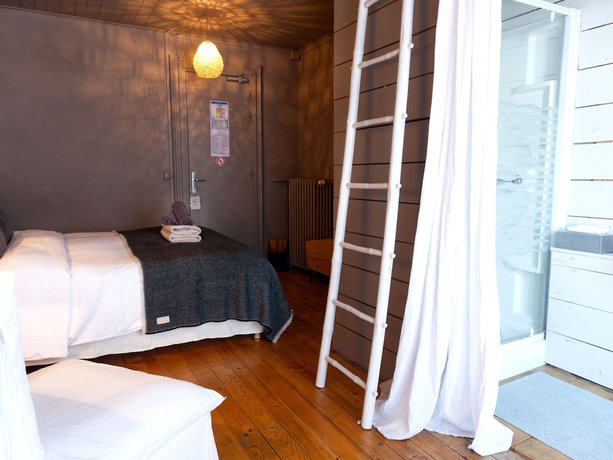 Imagen de la habitación del Hotel La F&eacute;line Blanche. Foto 15