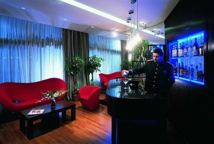 Imagen del bar/restaurante del Hotel La Fenice, Belpasso. Foto 4