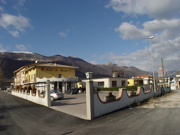 Imagen de los exteriores del Hotel La Fenice, Castel di Sangro. Foto 12