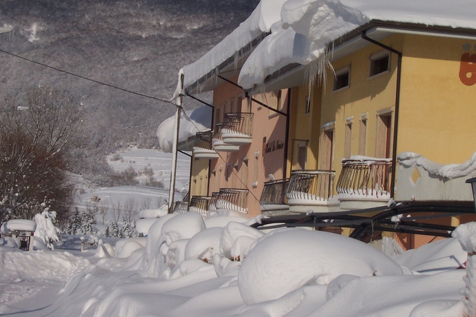 Imagen de los exteriores del Hotel La Fenice, Castel di Sangro. Foto 13
