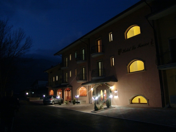 Imagen de los exteriores del Hotel La Fenice, Castel di Sangro. Foto 14