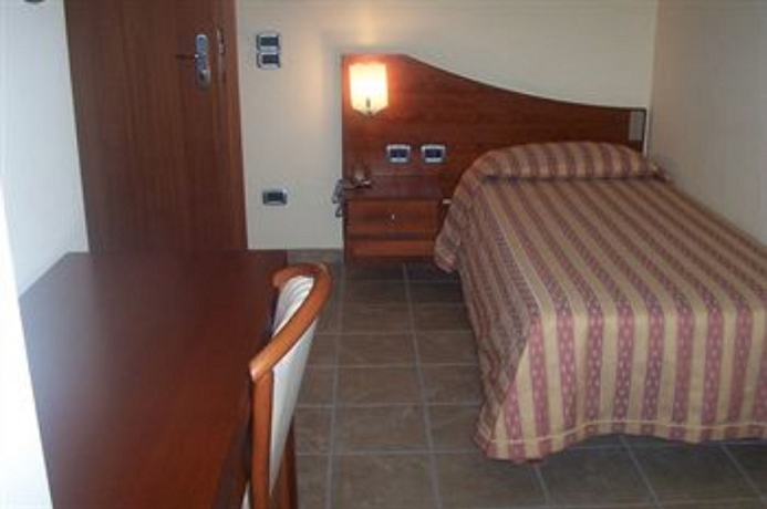 Imagen de la habitación del Hotel La Fenice, Castel di Sangro. Foto 10