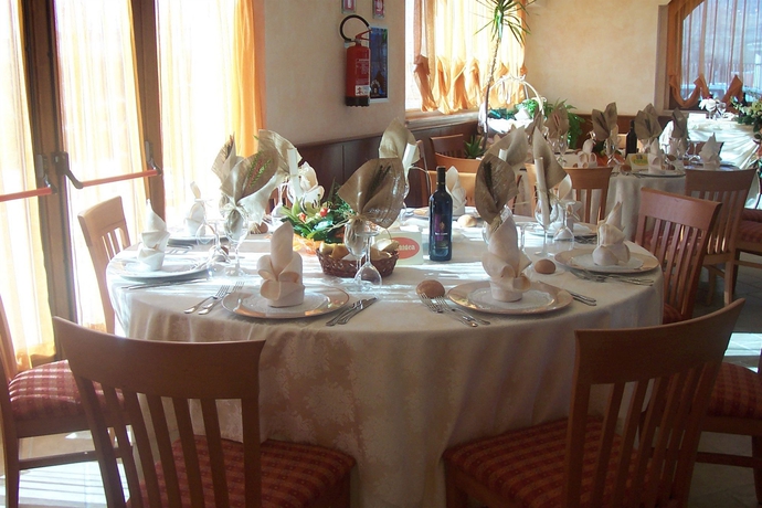 Imagen del bar/restaurante del Hotel La Fenice, Castel di Sangro. Foto 2