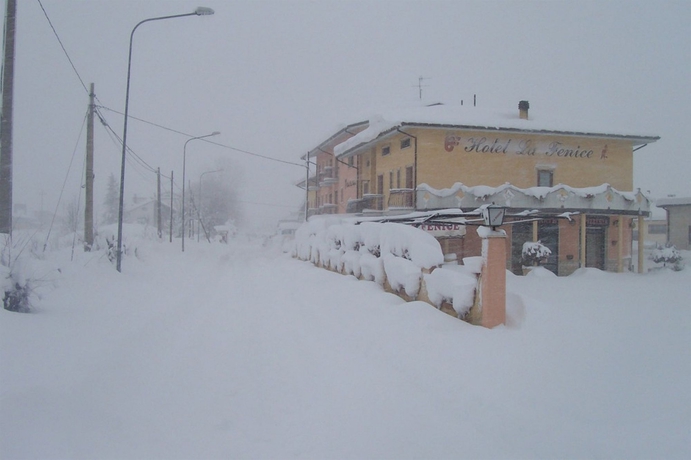 Imagen de los exteriores del Hotel La Fenice, Castel di Sangro. Foto 15