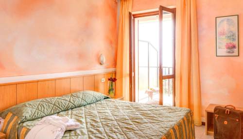 Imagen de la habitación del Hotel La Fenice E Sole. Foto 5