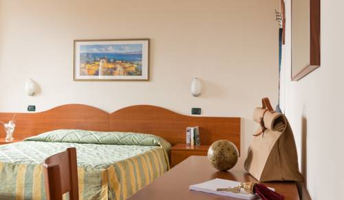 Imagen de la habitación del Hotel La Fenice E Sole. Foto 7