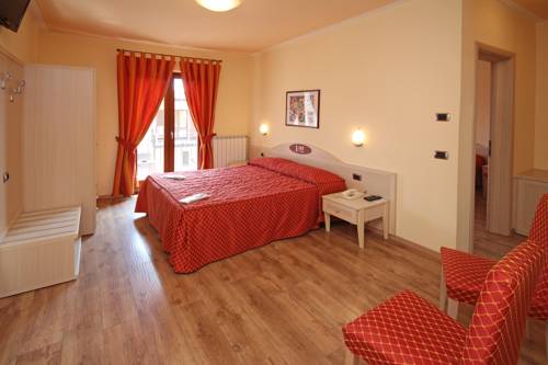 Imagen de la habitación del Hotel La Fenice E Sole. Foto 14