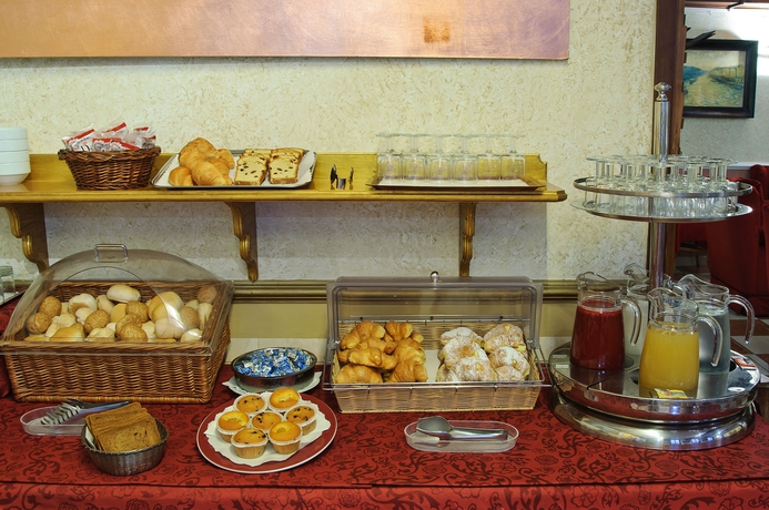 Imagen del bar/restaurante del Hotel La Fenice Et Des Artistes. Foto 1