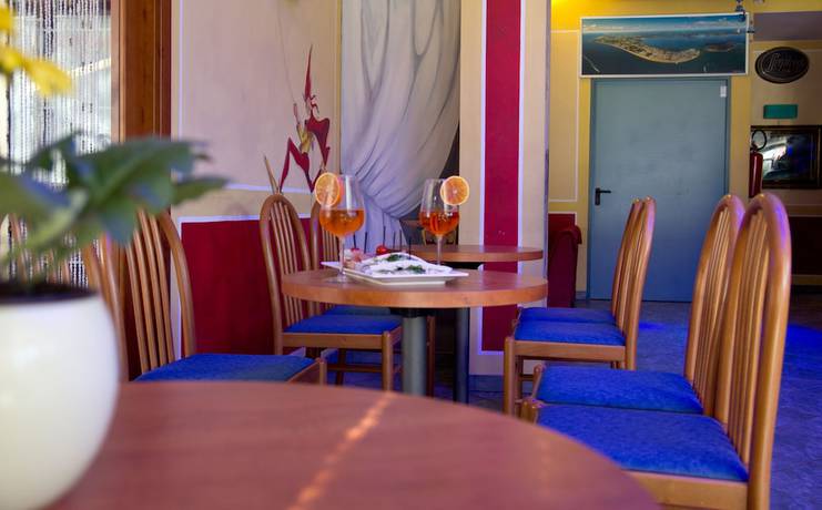 Imagen del bar/restaurante del Hotel La Fenice, Lignano Sabbiadoro. Foto 2