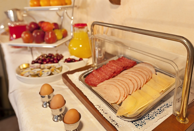 Imagen del bar/restaurante del Hotel La Fenice, Roma. Foto 3