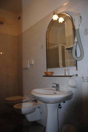 Imagen de la habitación del Hotel La Fenice, Spezzano. Foto 6