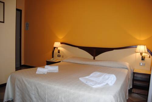 Imagen de la habitación del Hotel La Fenice, Spezzano. Foto 15