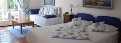 Imagen de la habitación del Hotel La Ferme D Augustin. Foto 3