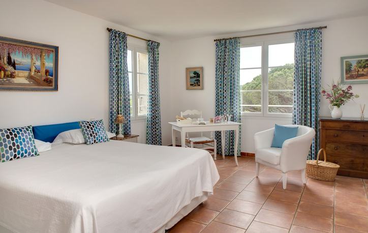 Imagen de la habitación del Hotel La Ferme D'augustin. Foto 3