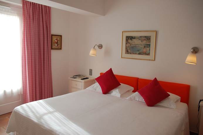 Imagen de la habitación del Hotel La Ferme D'augustin. Foto 5