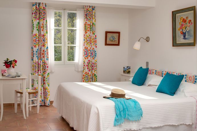 Imagen de la habitación del Hotel La Ferme D'augustin. Foto 8
