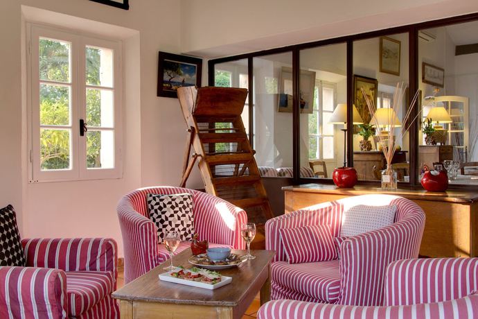 Imagen de los interiores del Hotel La Ferme D'augustin. Foto 20