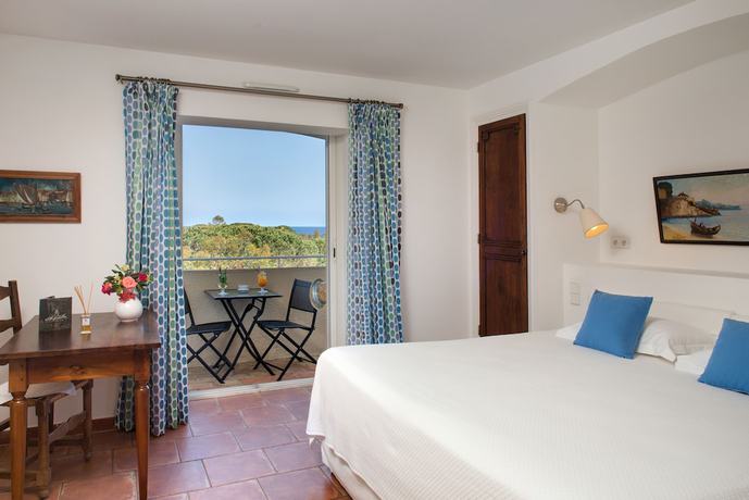 Imagen de la habitación del Hotel La Ferme D'augustin. Foto 14